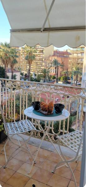 apartment center 1 room Menton